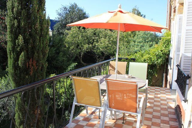 gds volumes av. terrasse et garages