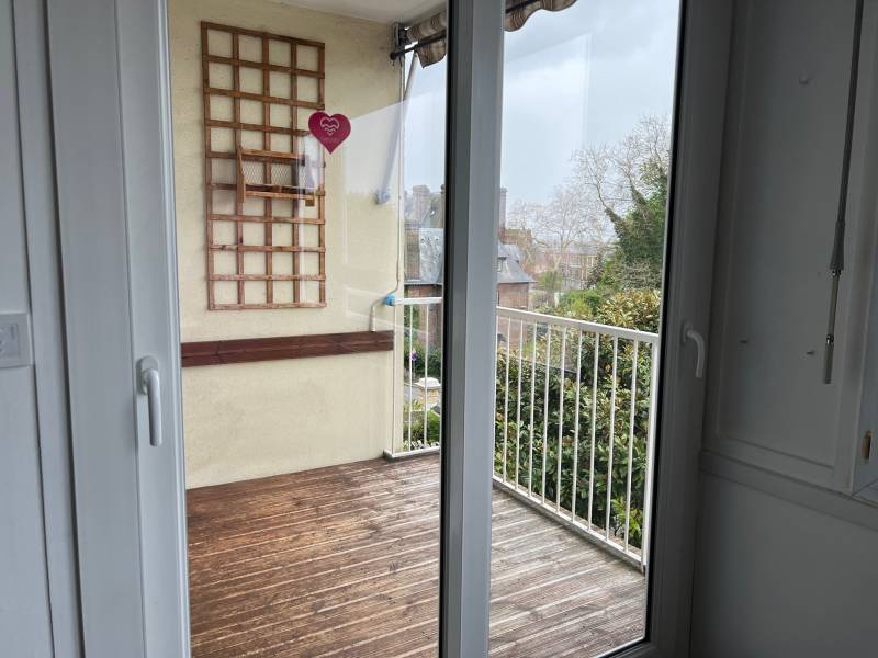 F3 4 à vendre avec ascenseur en centre ville