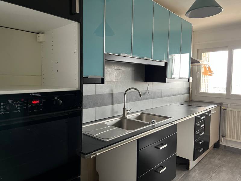 résidence avec ascenseur F3/4 à vendre en centre ville   