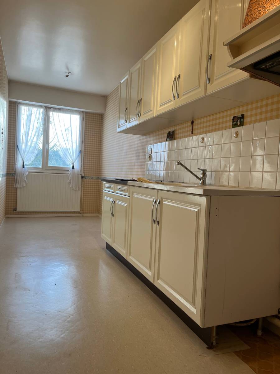 EVREUX A vendre F3/4 de 86m2 avec loggia