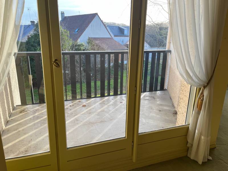 EVREUX  F3/4 avec loggia