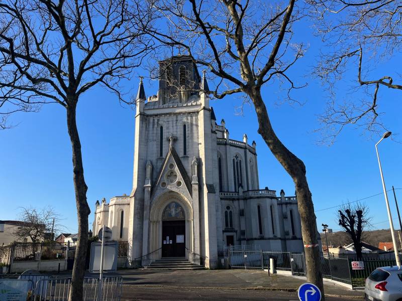 MAISON F6 SAINTE CECILE Grands volumes proche des commerces