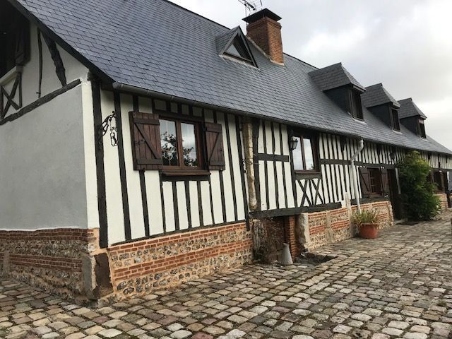 MAISON Proche BREAUTE maison normande à colombages briques et silex