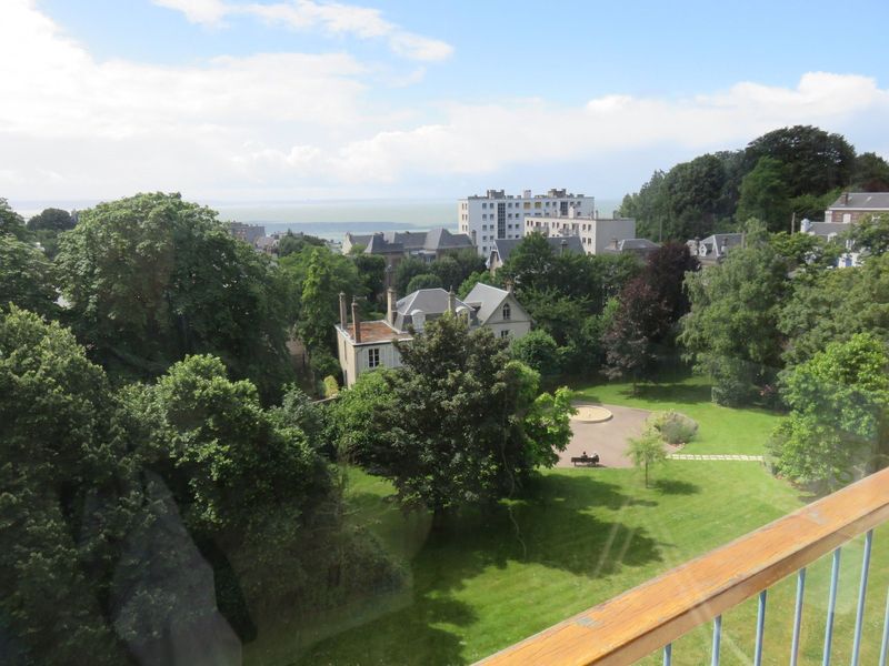 Appartement 4 SAINTE ADRESSE JEANNE D'ARC BALCON / VUE MER / ASCENSEUR / 3CHAMBRES / GARAGE / STANDING