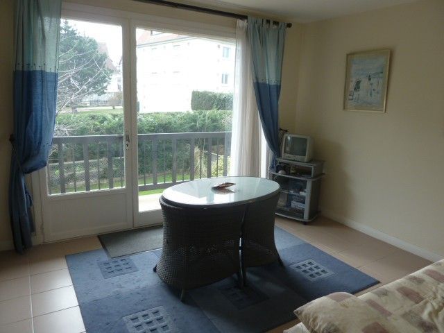 studio DEAUVILLE ds résidence, à 500m des planches, 900m de la Place Morny