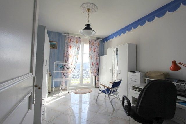 Appartement 5 AVENUE FOCH,  TRES LUMINEUX CE BIEN N'EST PLUS A VENDRE